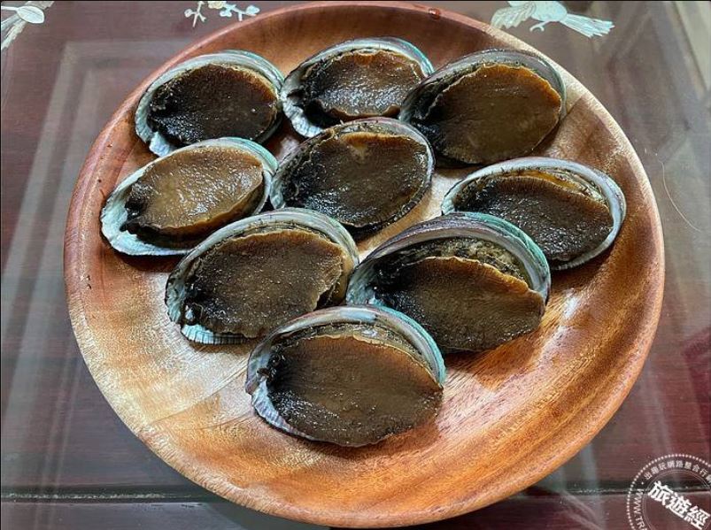 嘉豐海洋 產業新聞|【認識鮑魚】貢寮鮑 養殖故事大公開，一起來認識牠！ 資料來源: 旅遊經 洪書瑱報導